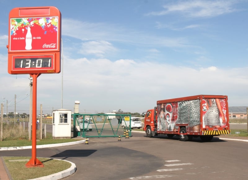 A Coca-Cola Femsa também é dona de marcas de sucos como a Del Valle; de chás, como a Leão Fuze e da AdeS