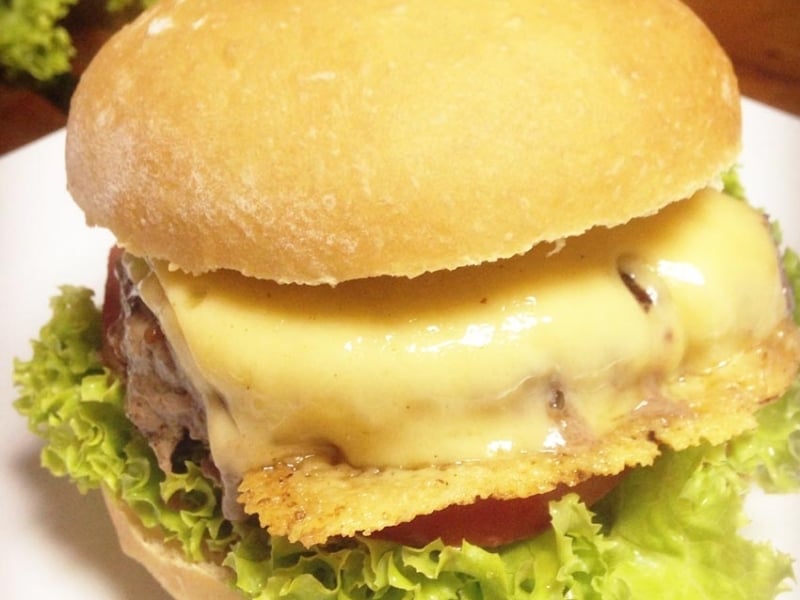 Pão de hambúrguer ao estilo Brioche Bun.