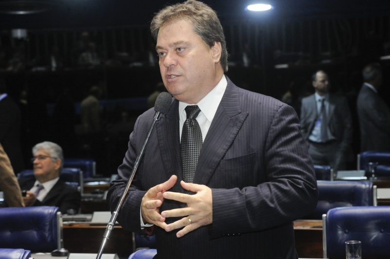 Ex-senador pelo PTB, Argello é acusado de obstruir as investigações