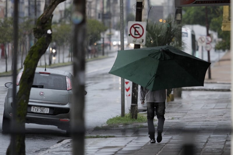 Capital já havia registrado chuva forte neste domingo, o que se seguiu na segunda