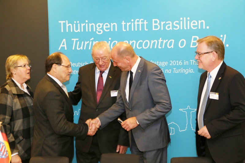 Governador e Wolfgang Tiefensee (d), ministro de Economia da Turíngia, tiveram uma reunião de negócios