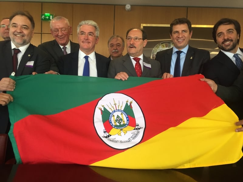 Jaouen segura com Sartori a bandeira do Rio Grande do Sul após oficializar investimento no Estado