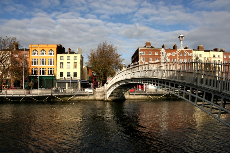 Nos últimos anosm a irlandesa Dublin tem atraído o público jovem em busca de conhecimento e diversão 