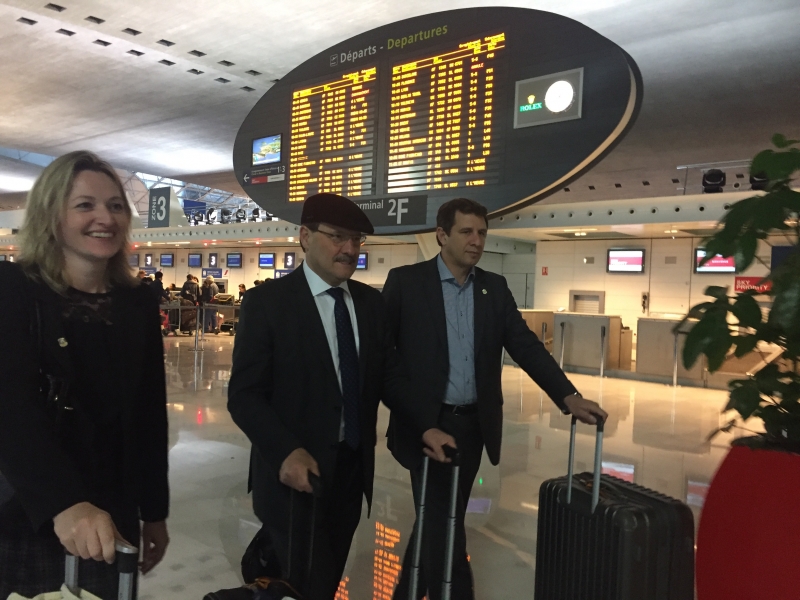 José Ivo Sartori e comitiva embarcam no aeroporto de Paris para Veneza, última parada da Missão à Europa