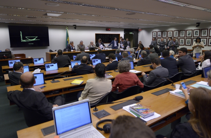 Parlamentares que integram o colegiado elegeram o deputado Lúcio Vieira Lima para presidente