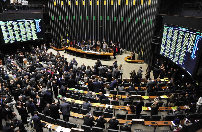 O placar mostra que o Palácio do Planalto perdeu sete votos em relação ao primeiro turno