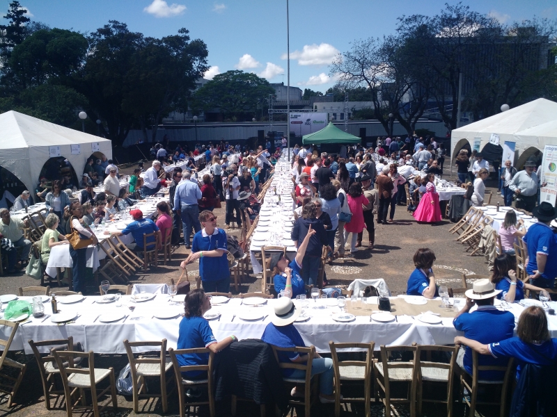 O almoço foi servido para 500 pessoas Foto: MAURO BELO SCHNEIDER/Especial/JC