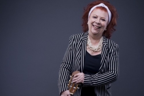 Beth Carvalho comemora 50 anos de carreira