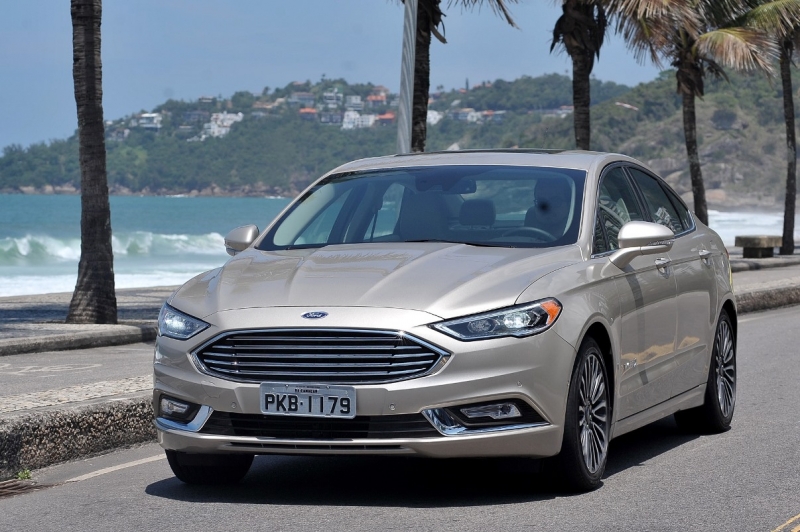 Ford está começando a comercialização do Fusion Hybrid 2017 no mercado brasileiro 