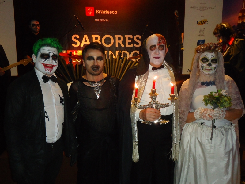 Antônio Camurça, Gilson Moraes, Gilnei Casagrande e Noeli Mazzocchi foram os vencedores do concurso de fantasias 