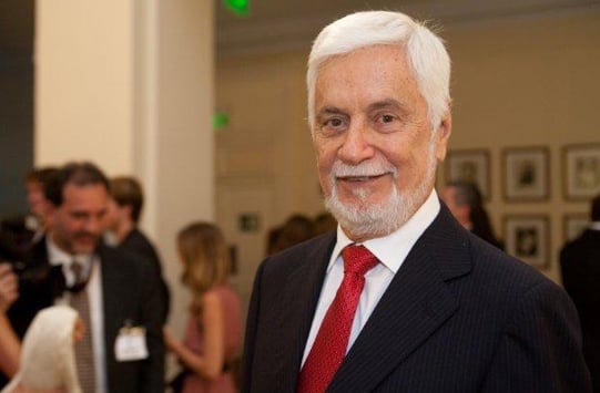 Os ocupantes anteriores da cadeira 40 foram o fundador Eduardo Prado, que escolheu como patrono o Visconde do Rio Branco, Afonso Arinos, Miguel Couto e Alceu Amoroso Lima