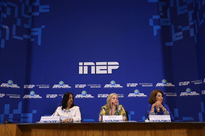 Presidente do Inep, Maria Inês Fini, acompanhada da diretora de Gestão e Planejamento do órgão e da secretária executiva do MEC fez um balanço do primeiro dia de provas