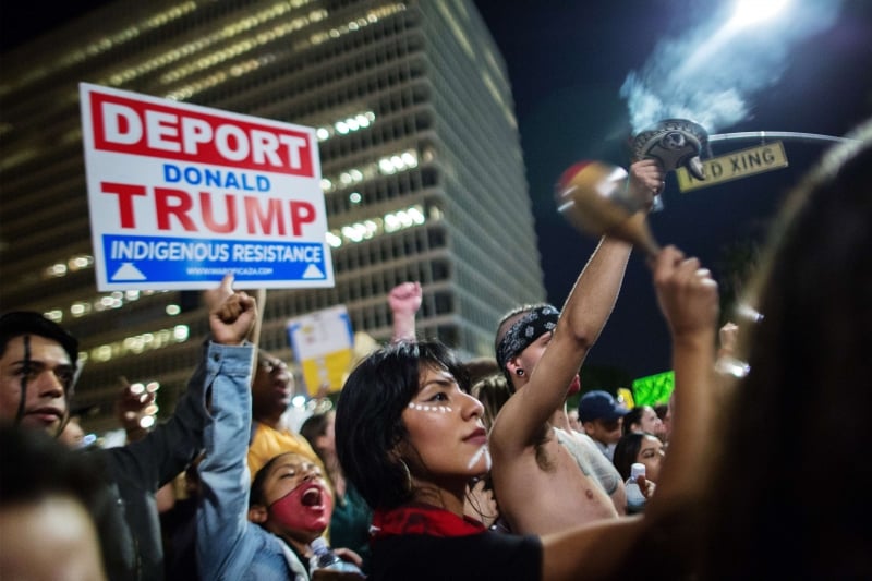 'Trump não é meu presidente', gritavam ativistas em Los Angeles