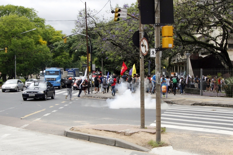 BM utilizou bombas de gás lacrimogêneo em ação contra manifestantes