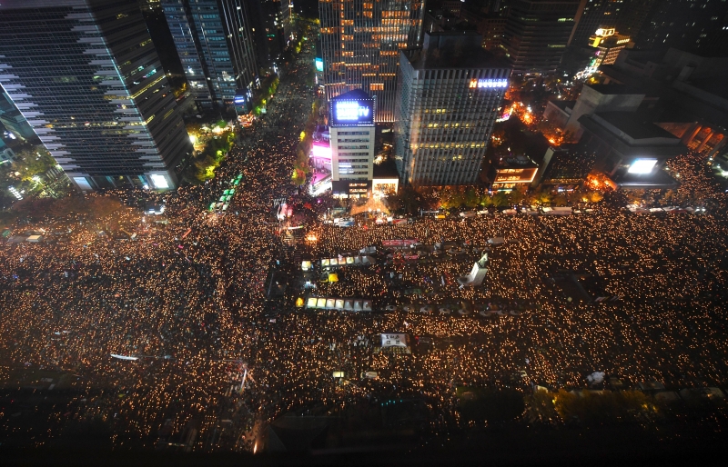 Polícia fala em 220 mil manifestantes, mas organizadores apontam cerca de 850 mil em protesto 