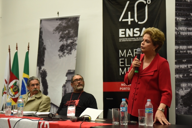 Ex-presidente foi a encontro de arquitetos e urbanistas em Porto Alegre