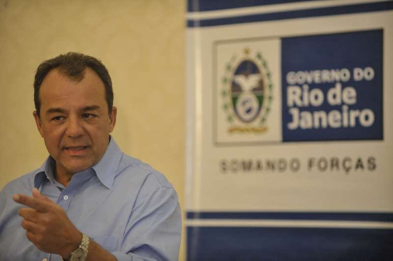 Ex-governador do Rio foi levado pela PF sob gritos de 