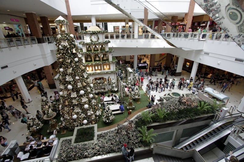 Estabelecimentos poderão funcionar até as 23h,  da publicação do decreto a 23 de dezembro