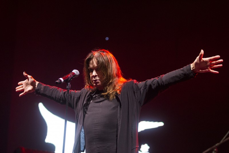 Morte do lendário cantor de heavy metal aconteceu menos de três semanas após sua aposentadoria dos palcos