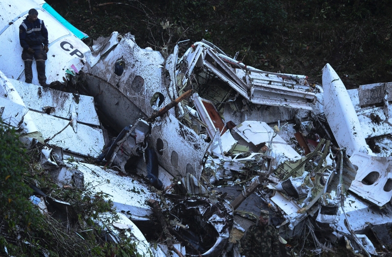 Acidente durante voo deixa 71 mortos, a maioria deles ligados à equipe catarinense