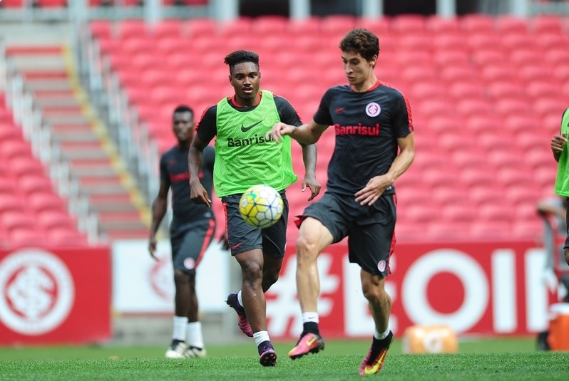 Os jogadores colorados alegam que não têm condições emocionais de entrar em campo