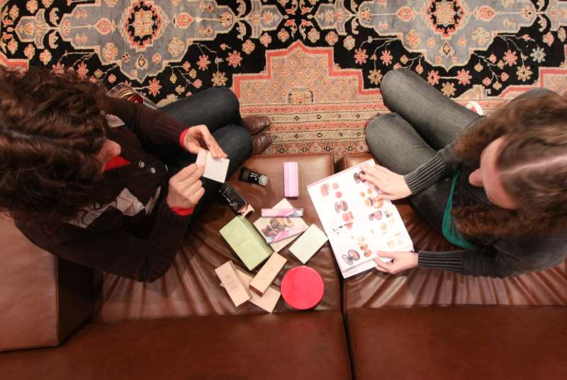 Entenda as diferen&ccedil;as entre venda direta e o esquema piramidal Foto: JO&Atilde;O MATTOS/JC