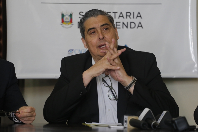 Se for preciso, Feltes não descarta possibilidade de privatizar ou federalizar instituições