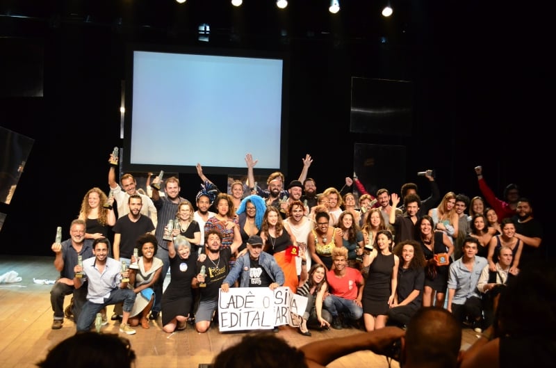 Artistas subiram ao palco para receber premiações e cobrar recursos e editais da prefeitura 