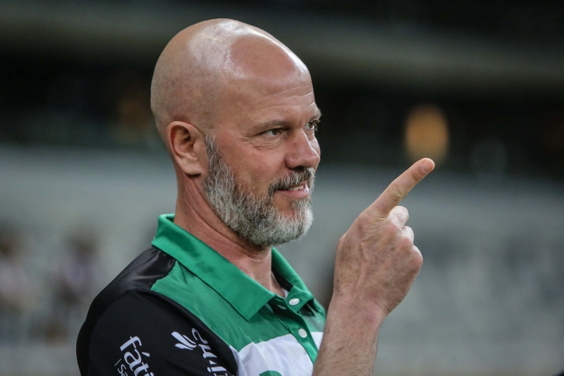 Treinador será apresentado oficialmente  no Beira-Rio hoje pela manhã