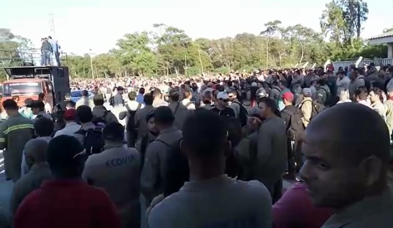 Assembleia dos trabalhadores demitidos pela Ecovix em Rio Grande