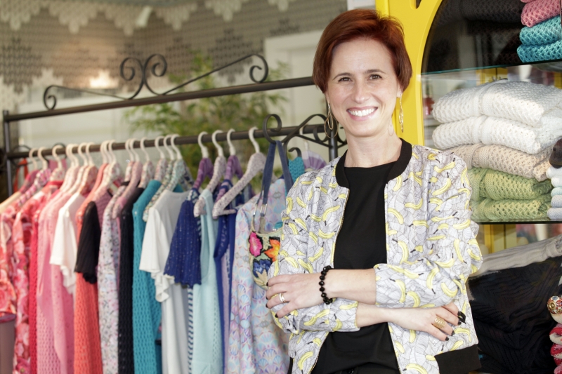 Rafaela Tomazzoni é proprietária da grife que leva seu nome, em Caxias do Sul