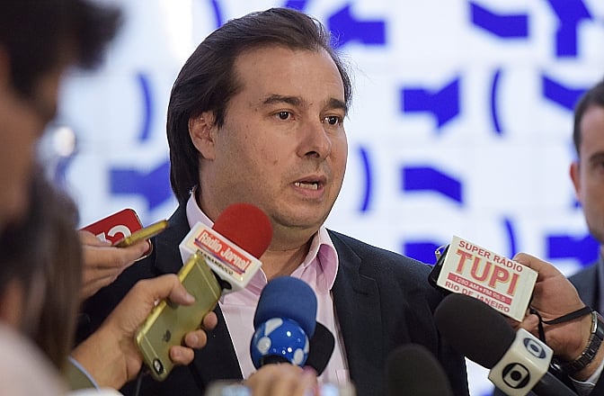 Rodrigo Maia encontra resistência para tentar reeleição ao cargo