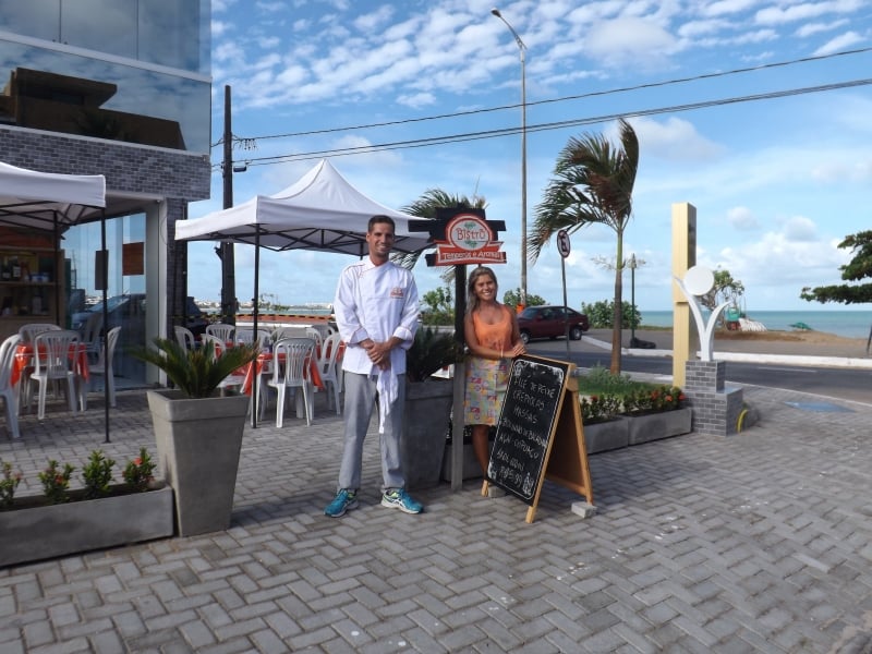 Estef&acirc;nia Martins e Maur&iacute;cio Ferran s&atilde;o s&oacute;cios do Bistr&ocirc; Temperos e Aromas