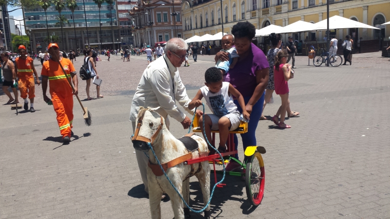 Praça Flavio Boianovski, em Capão da Canoa