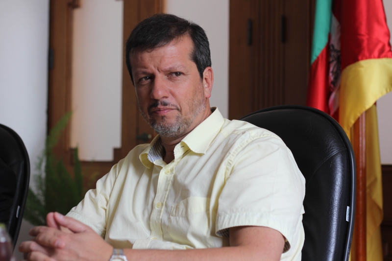 'Por enquanto, n&atilde;o h&aacute; risco de parcelamento de sal&aacute;rios em Rio Grande', diz Alexandre Lindenmeyer