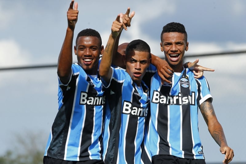 Os garotos do Grêmio golearam o Auto Esporte e se classificaram antecipadamente para a próxima fase