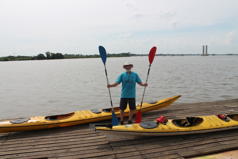 Andr&eacute; Agustoni promove passeios de caiaque pelo Gua&iacute;ba