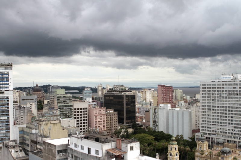 Na capital gaúcha em outubro, o valor dos imóveis havia crescido 0,45%