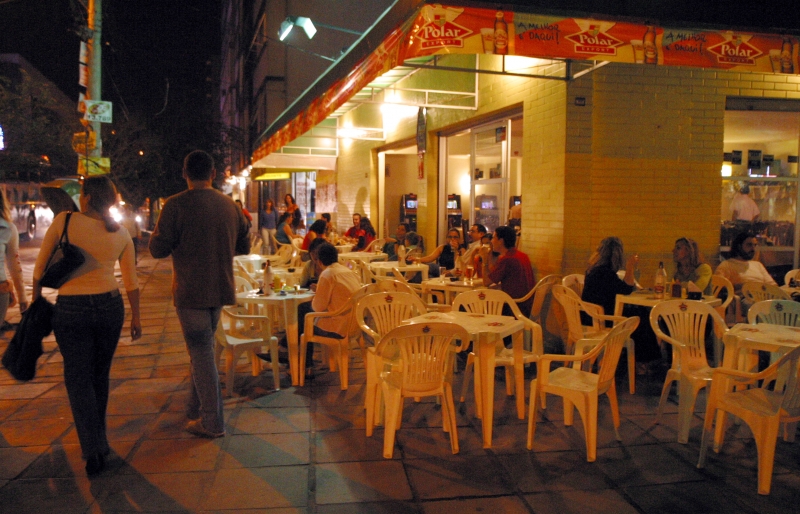 Bares e restarantes defendem retomada com ampliação de funcionamento até 22h