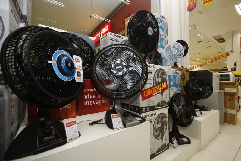 Ventiladores de 30 cm e 40 cm são os mais procurados na Capital