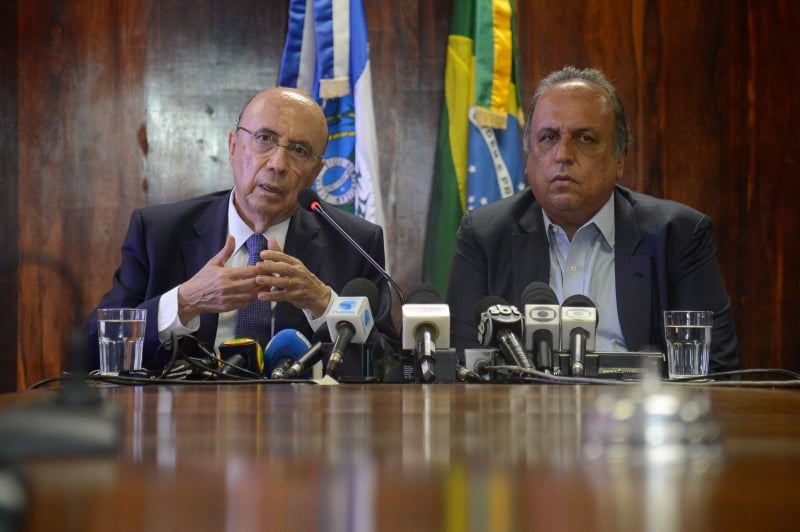 Privatização da Cedae faz parte do acordo firmado por Pezão (à direita) com ministro da Fazenda 