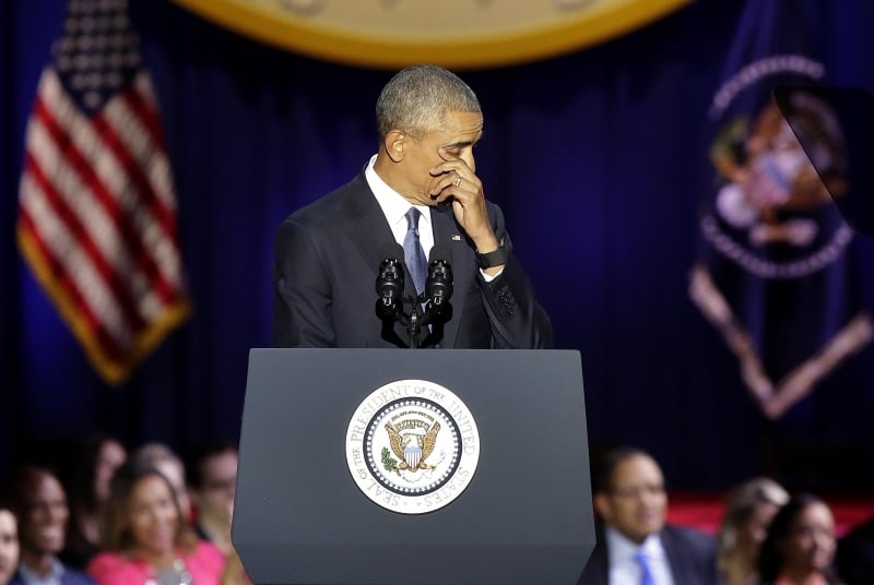 Presidente chorou ao agradecer o apoio da família durantes os oito anos de mandato