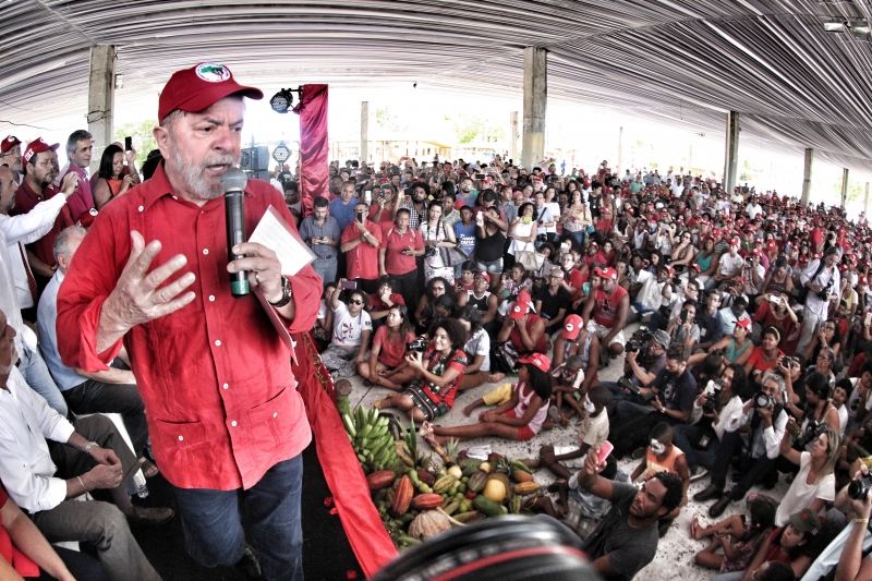 Lula defende eleições diretas e saída para a crise econômica sem penalização dos mais pobres