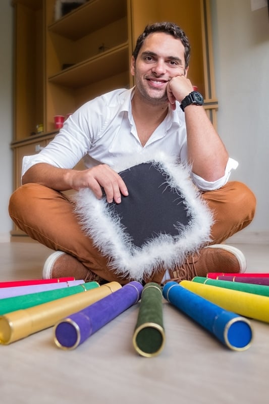 Atrav&eacute;s da Applause, Pedro tamb&eacute;m organiza cerim&ocirc;nias beneficentes