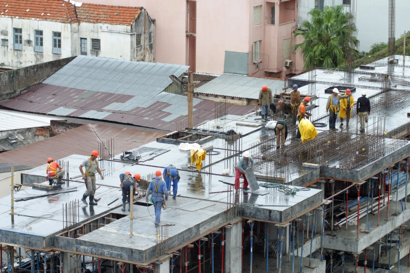 Em dezembro no ano passado, o total de trabalhadores teve a 27ª queda consecutiva