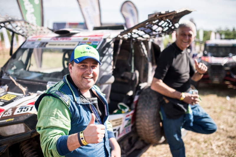 Torres (e) e Roldan são primeiros ganhadores brasileiros do Rally Dakar