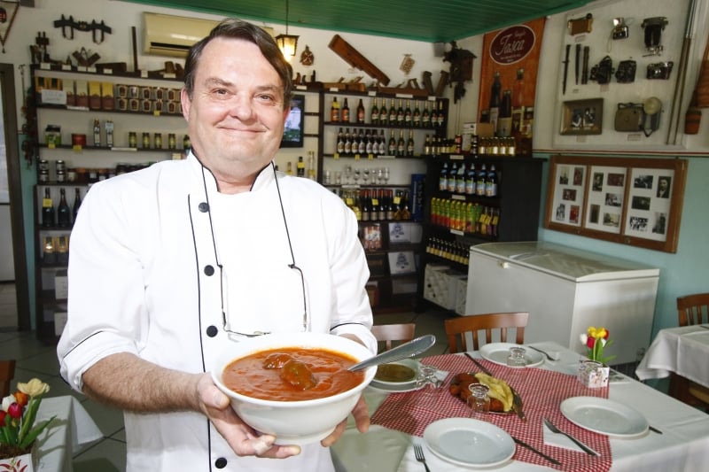 A Canga, restaurante h&uacute;ngaro. Na foto: Carlos Jos&eacute; Cvitko Foto: FREDY VIEIRA/JC