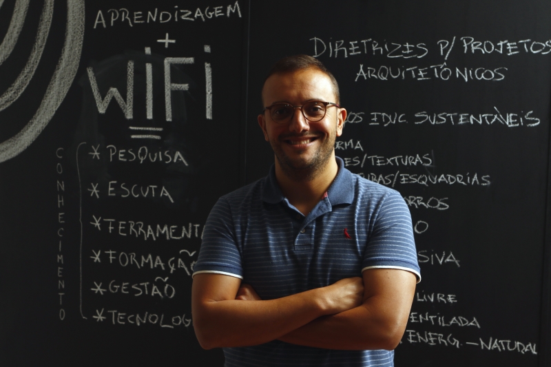 Paulo trabalha na Secretaria de Educa&ccedil;&atilde;o de Porto Alegre, onde criou o Projeto Usina Criativa. A inten&ccedil;&atilde;o &eacute; formar professores inovadores Foto: FREDY VIEIRA/JC