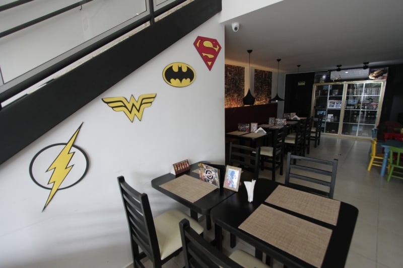 Mat&eacute;ria no Bomba Burger, em Sapucaia do Sul, que &eacute; focado no p&uacute;blico nerd que consome s&eacute;ries e games. Foto: JONATHAN HECKLER/JC