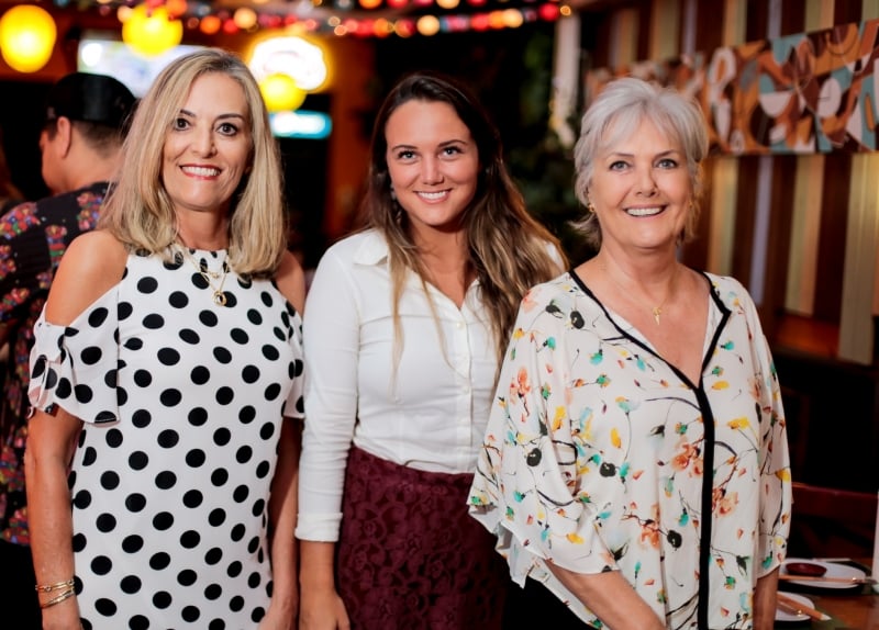 Maria Cecilia Bastian, Fernanda Kayzer e Helena Kayzer no Sambô Sushi